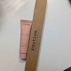 Routine Natural Beauty Toothpaste